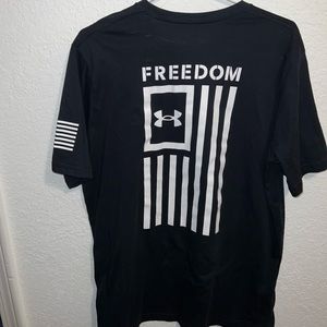 Under Armour men’s Large Tee shirt